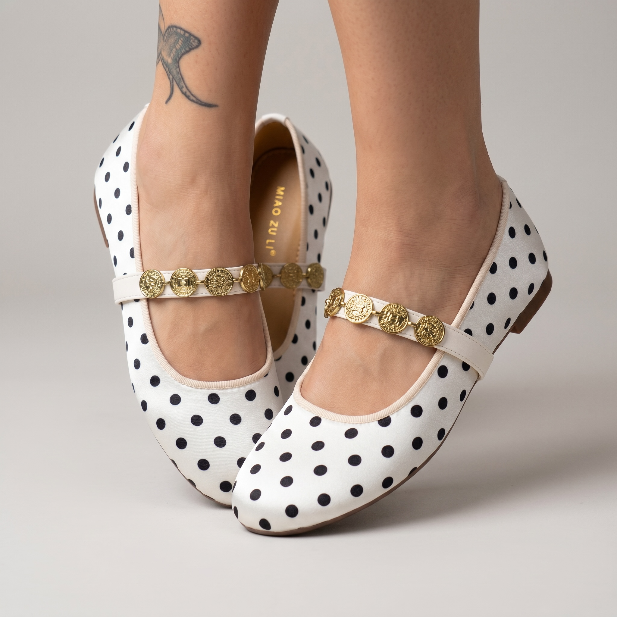 Vintage Polka Dot Mary Jane Flats ✨🤍