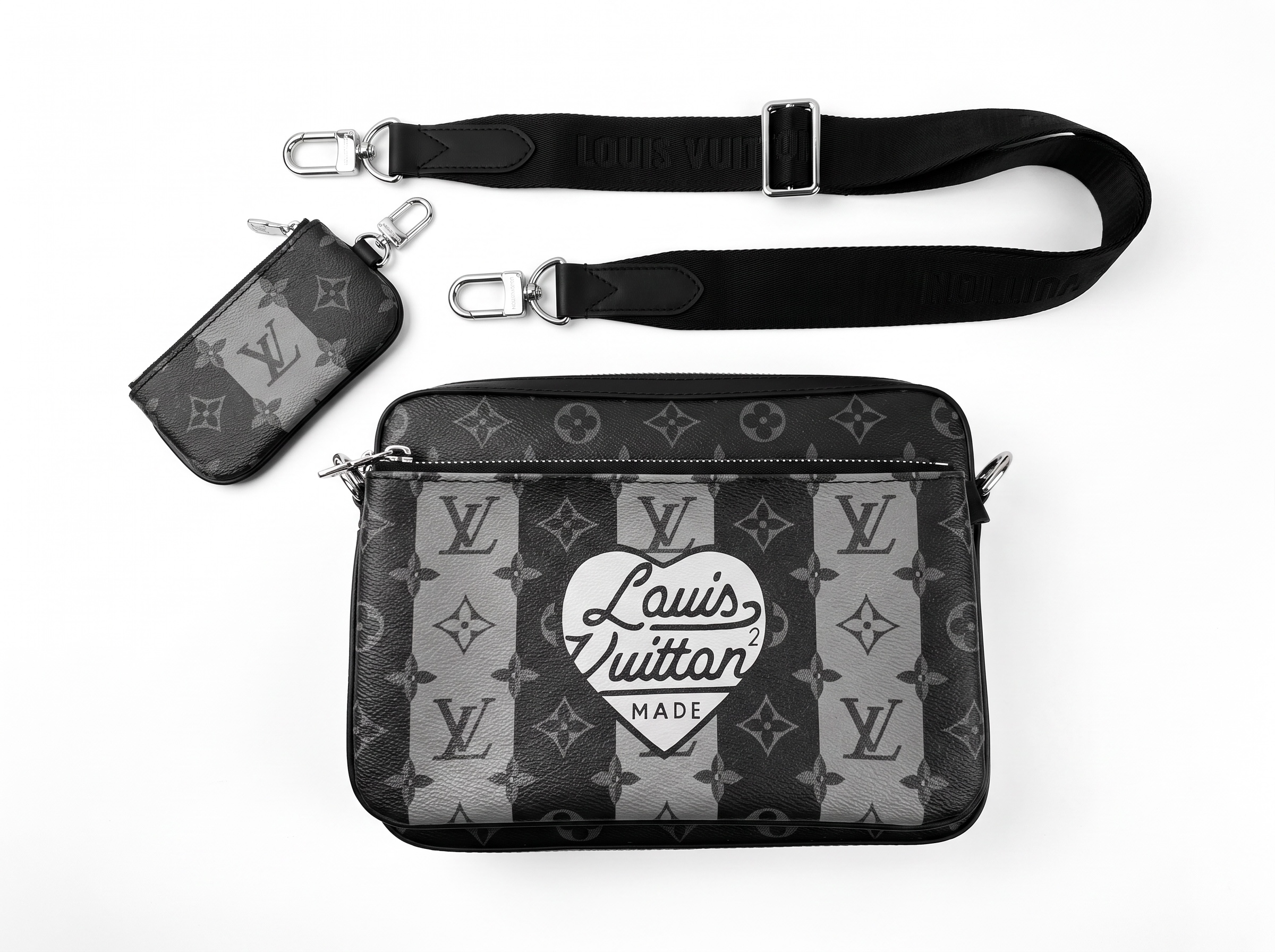 🖤 Louis Vuitton Monogram Eclipse Messenger Bag with Coin Pouch – Black