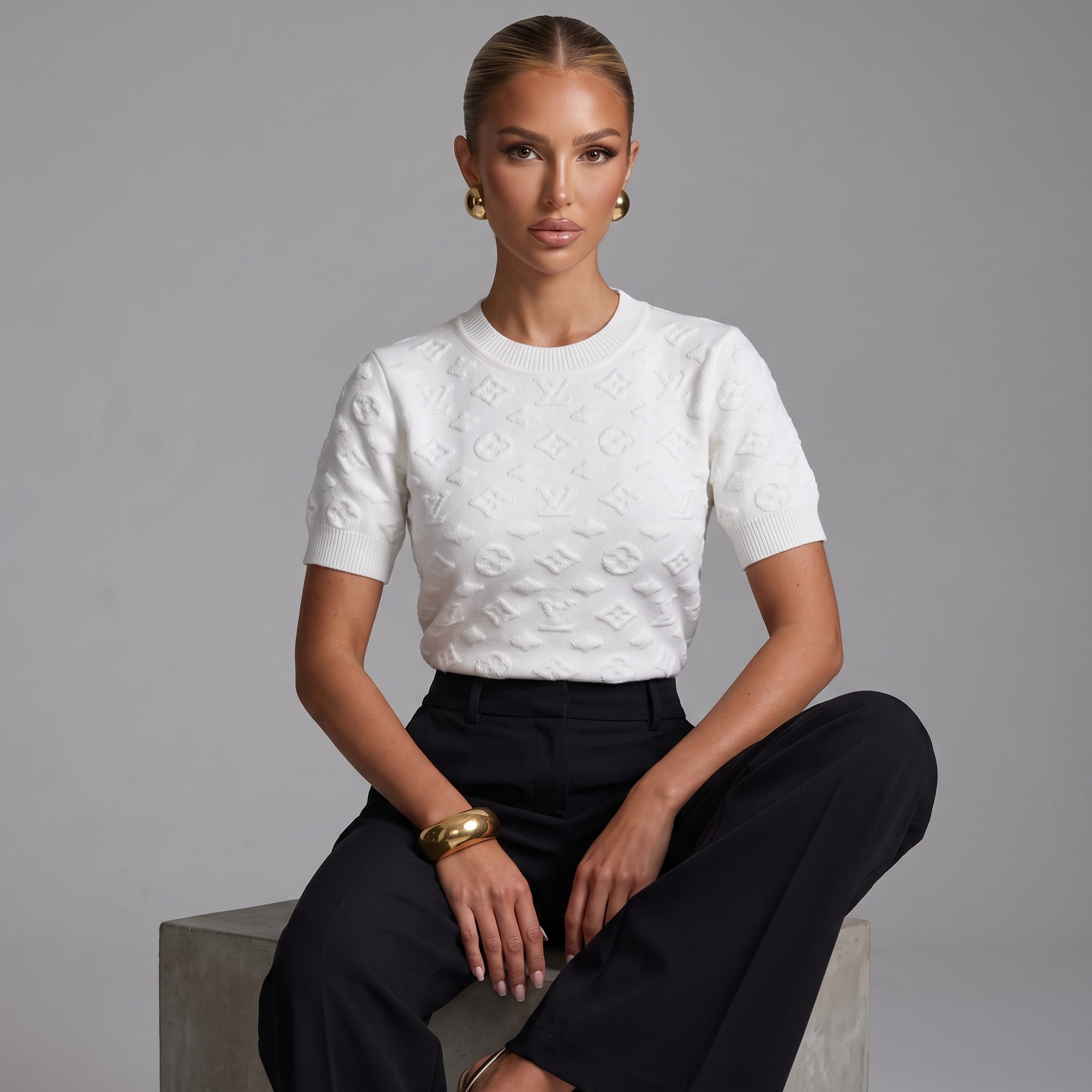 🤍 Louis Vuitton Embossed Monogram Knit Top | White | One Size