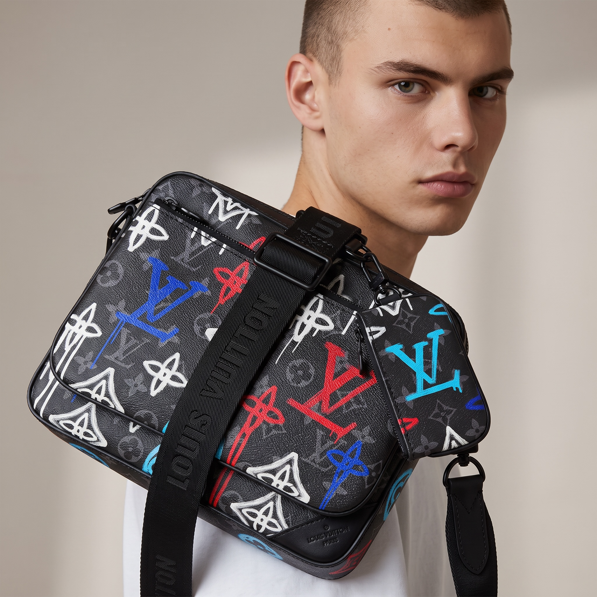 ๐จ Louis Vuitton Monogram Graffiti Messenger Bag Set โ Black