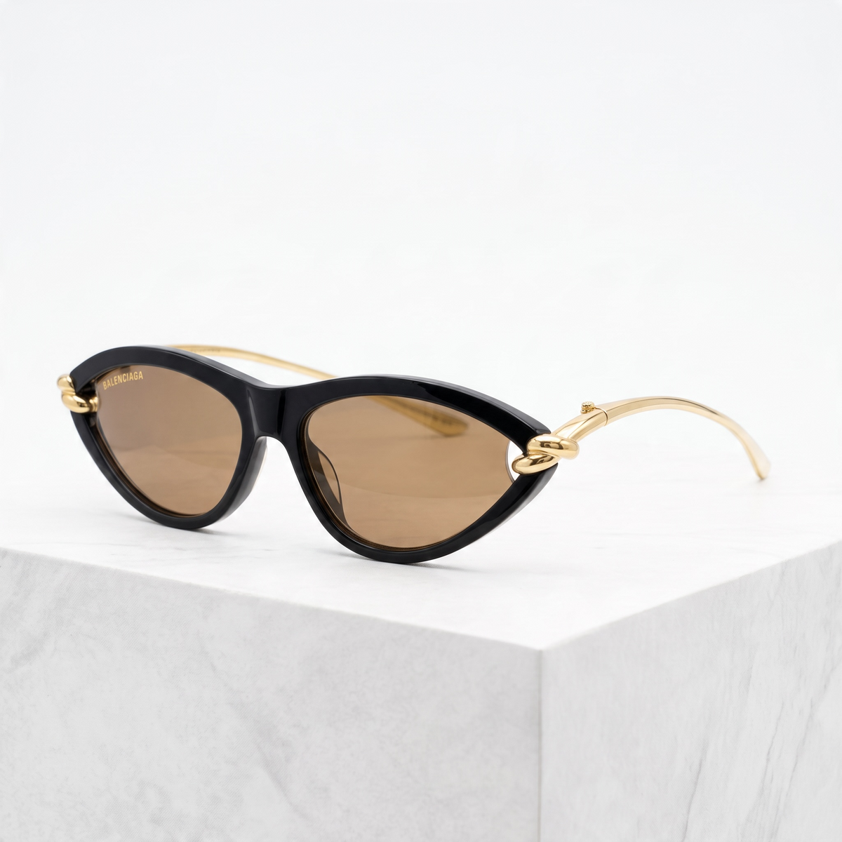 Bottega VENTA Glasses โ Black & Gold ๐ถ๏ธโจ