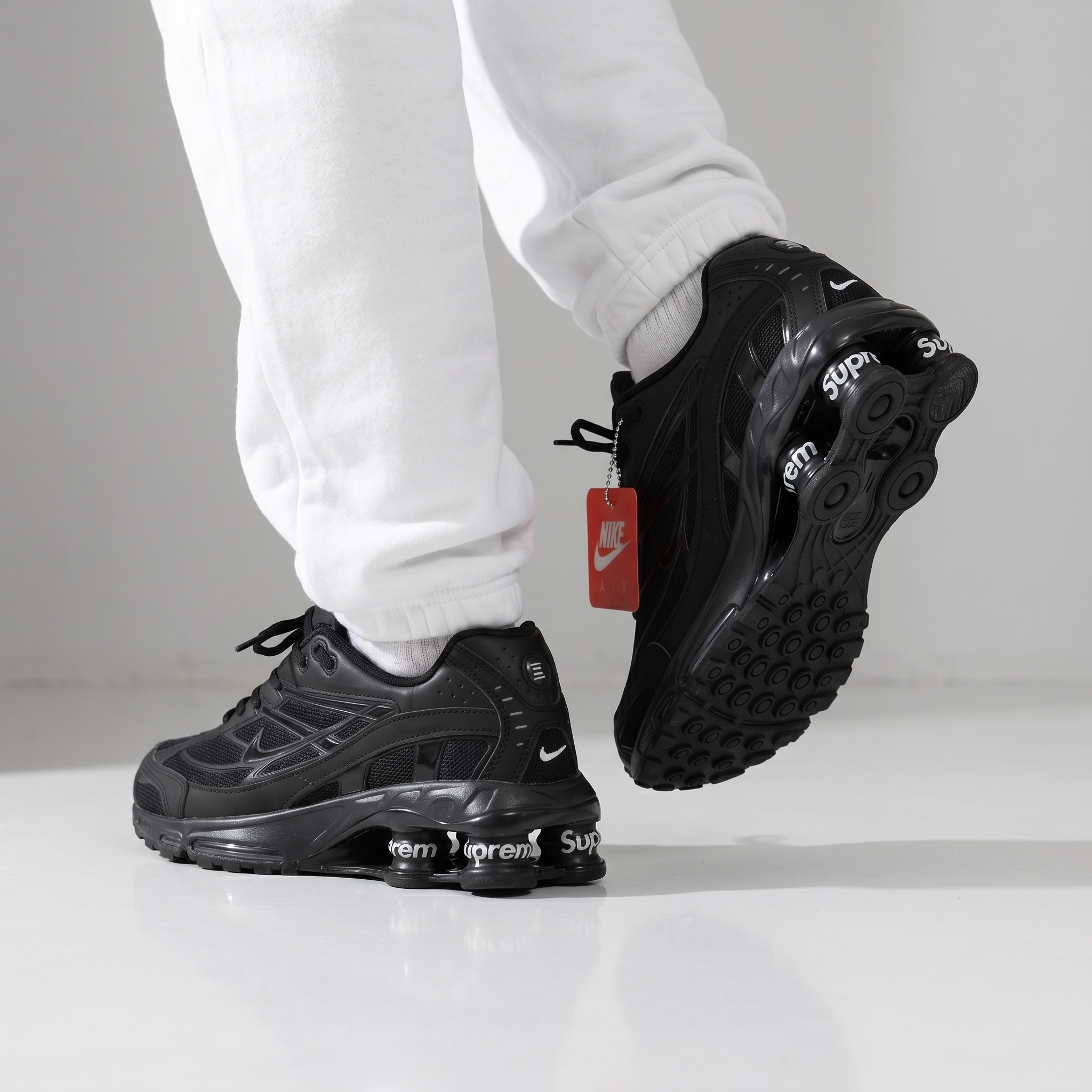 🔥👟 Nike Shox Ride 2 x Supreme Triple Black Limited Edition Sneakers – Premium Streetwear Cushion Running Shoes 🖤⚡