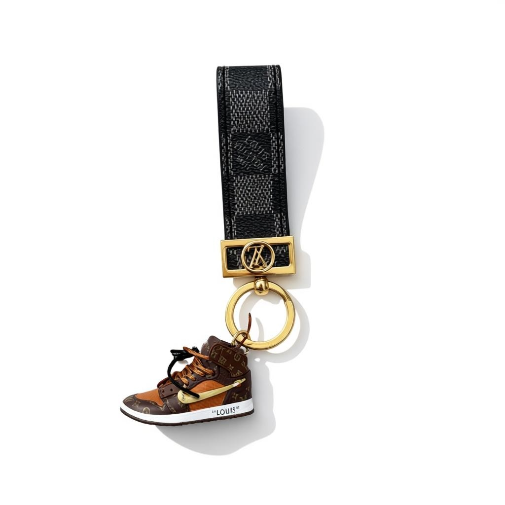 ICONIC LOUIS VUITTON SNEAKER KEYCHAIN – BLACK CHECK LUXURY EDITION ✨👟🖤