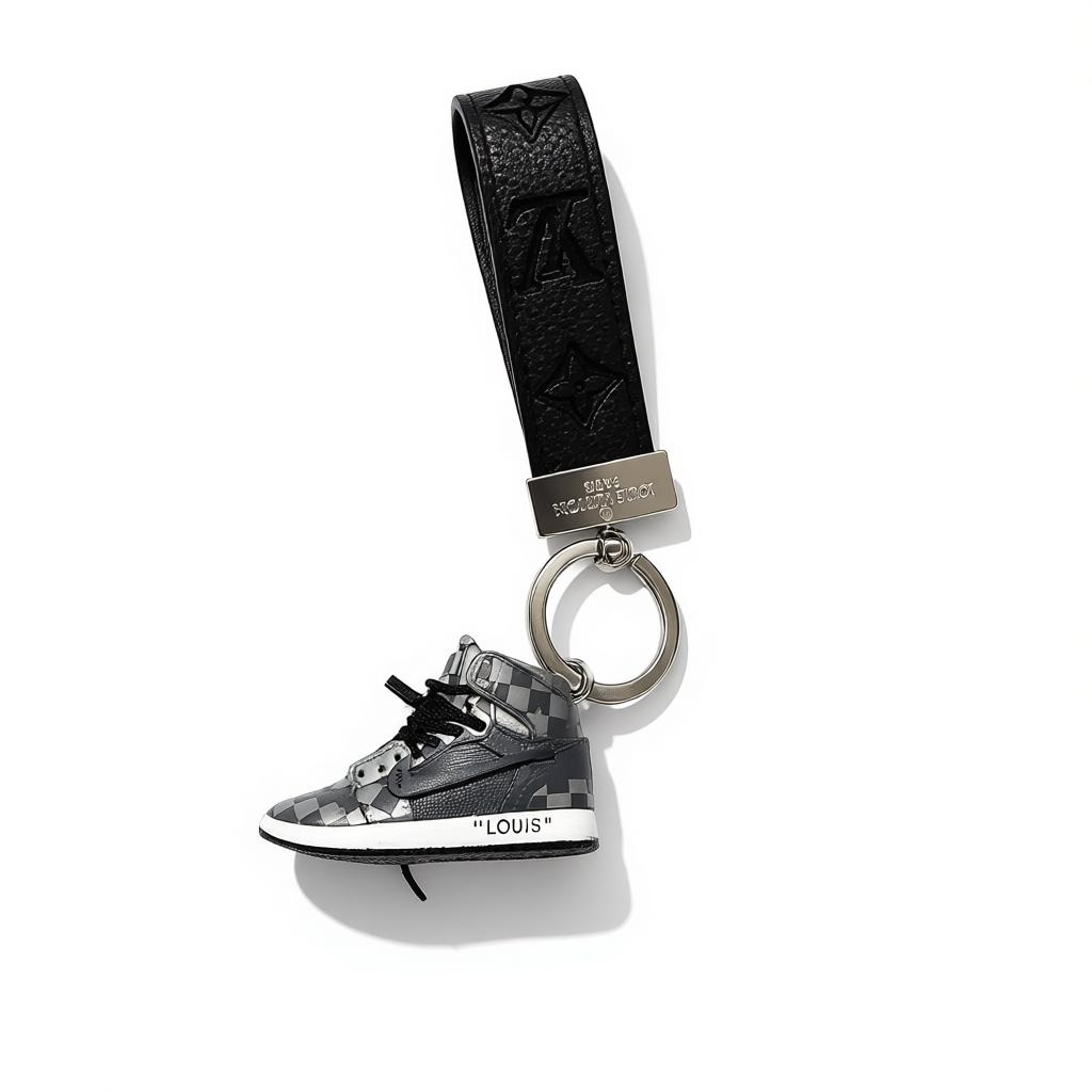 Louis Vuitton Sneaker Keychain 🔑👟🖤