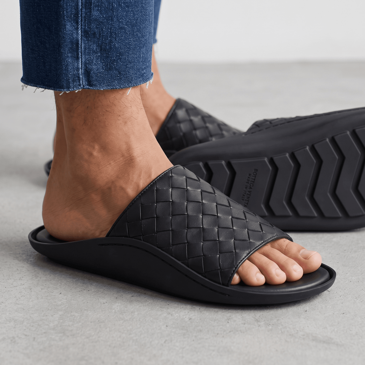 Bottega Veneta Intrecciato Slide Sandals – Black Edition 🖤✨ - MASTERPIECE