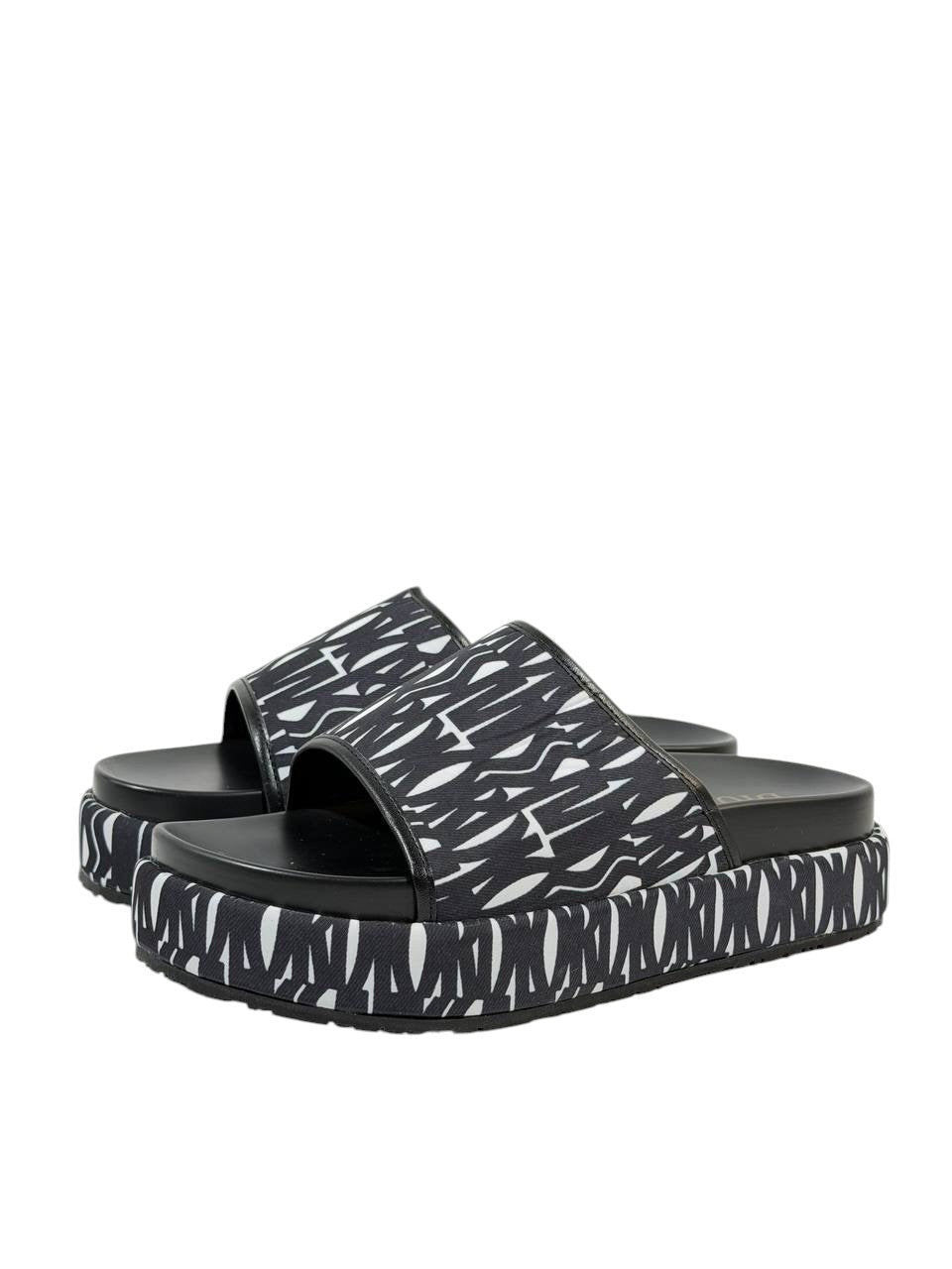 DIOR Slides – Black Monogram Edition 🖤✨ - MASTERPIECE