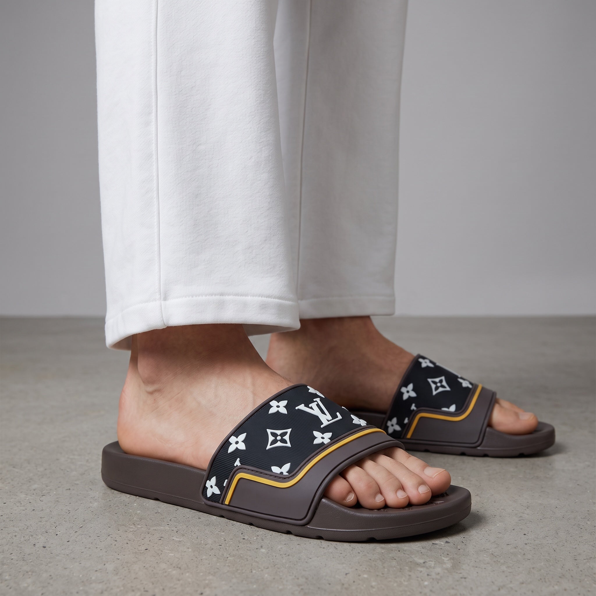 Men's Louis Vuitton monogram slide sandals in brown and black