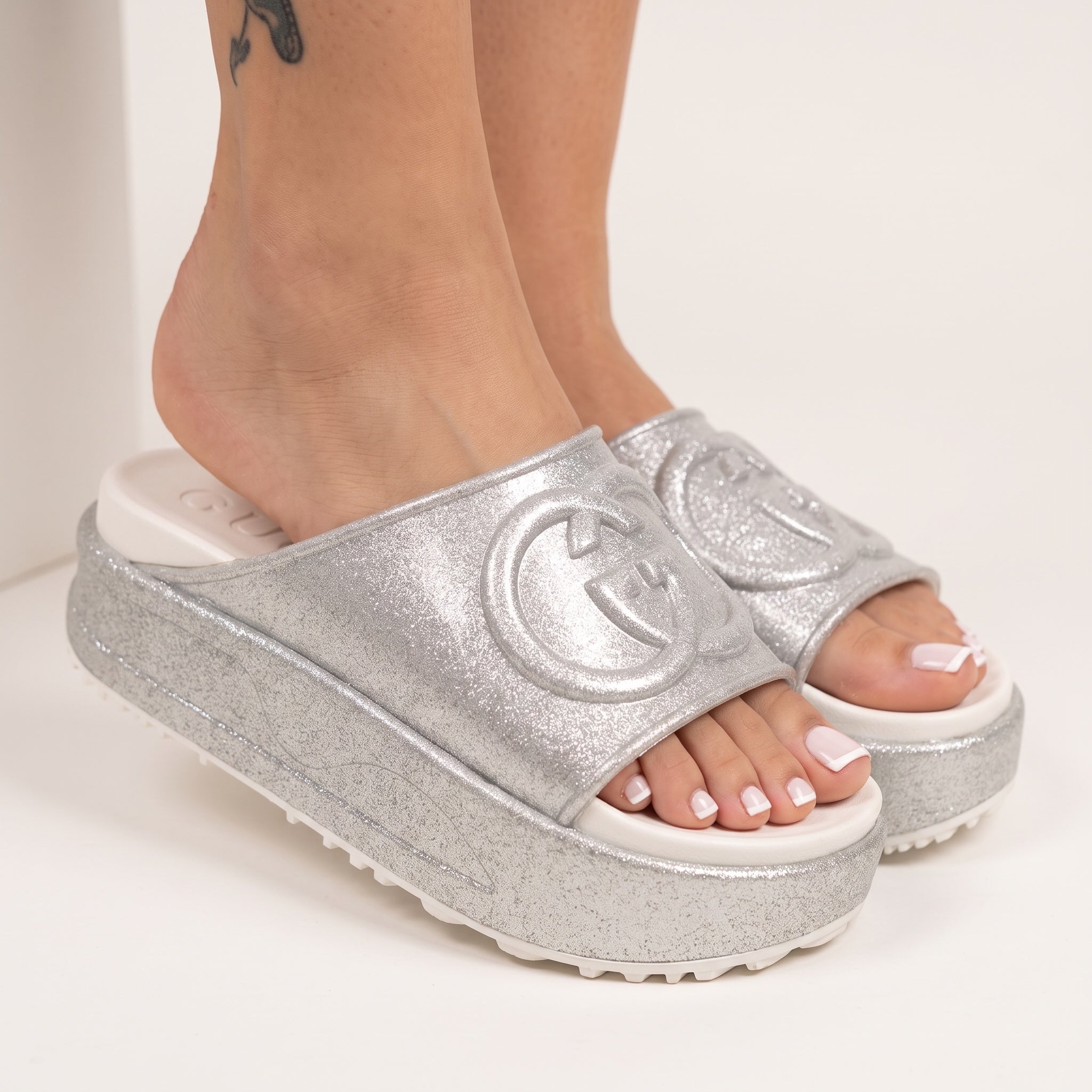 Gucci Flatform Slide – Silver Glitter ✨ - MASTERPIECE