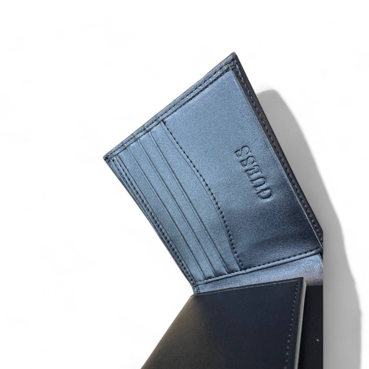 Guess Wallet in Embossed Leather — Black - MASTERPIECE