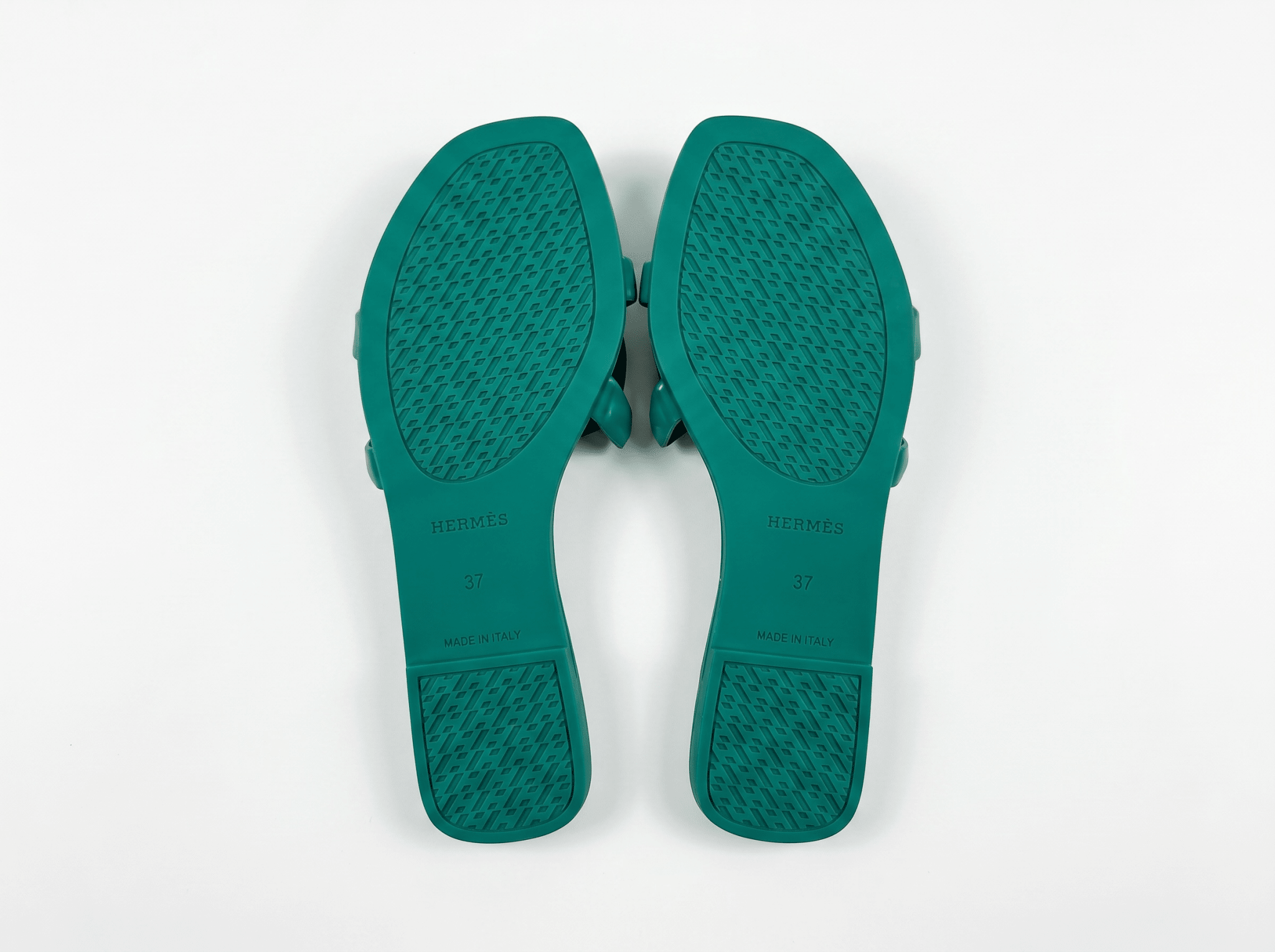 Hermรจs Chypre Rubber Sandals โ Emerald Green ๐ - MASTERPIECE