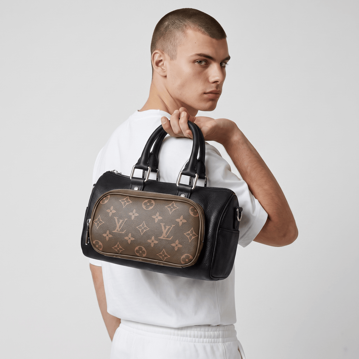 👜✨ Louis Vuitton Keepall Bandoulière 25 – Black Monogram 🤎🖤 - MASTERPIECE