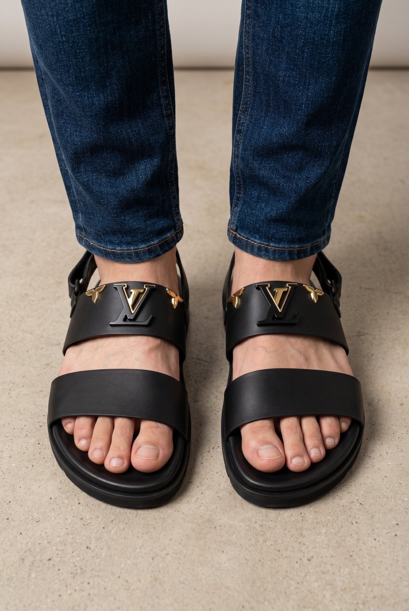 Louis Vuitton LV Monogram Buckle Leather Sandals – Black - MASTERPIECE