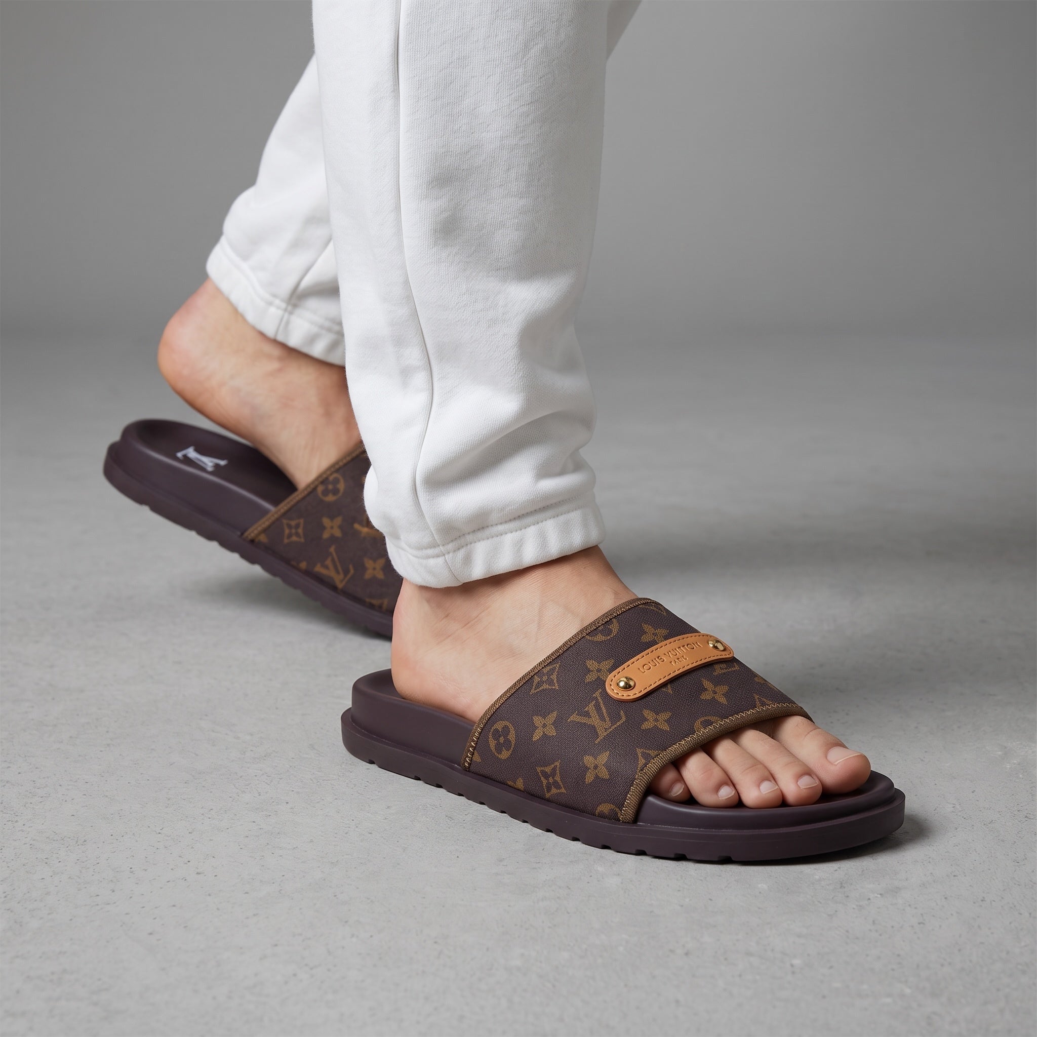 Louis Vuitton Monogram Slides – Brown Comfort 🟤🩴 - MASTERPIECE