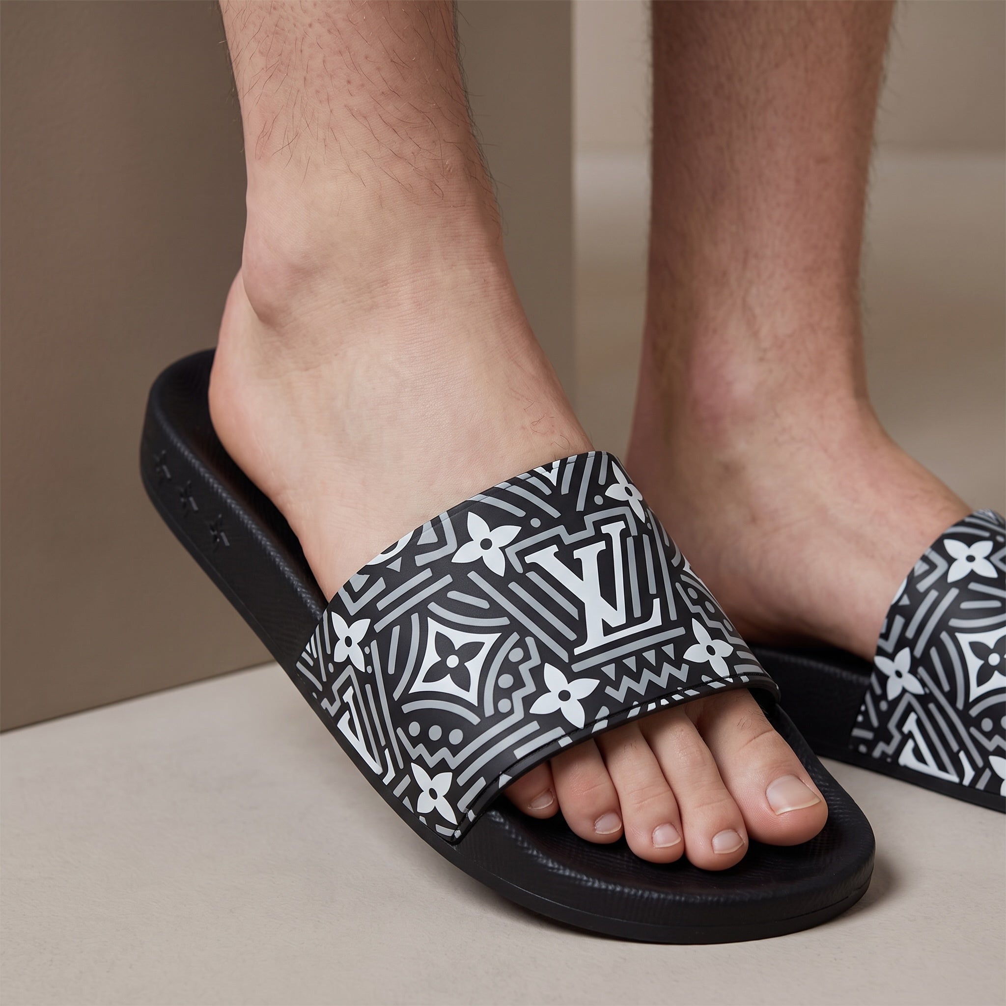 Louis Vuitton Slide – Black & White Monogram 🖤🤍 - MASTERPIECE