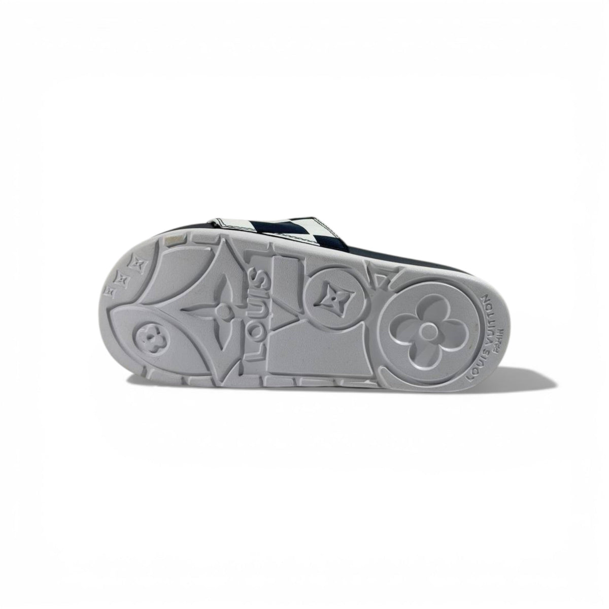 🔵 Louis Vuitton Slides – Damier Navy Edition 👑✨ - MASTERPIECE
