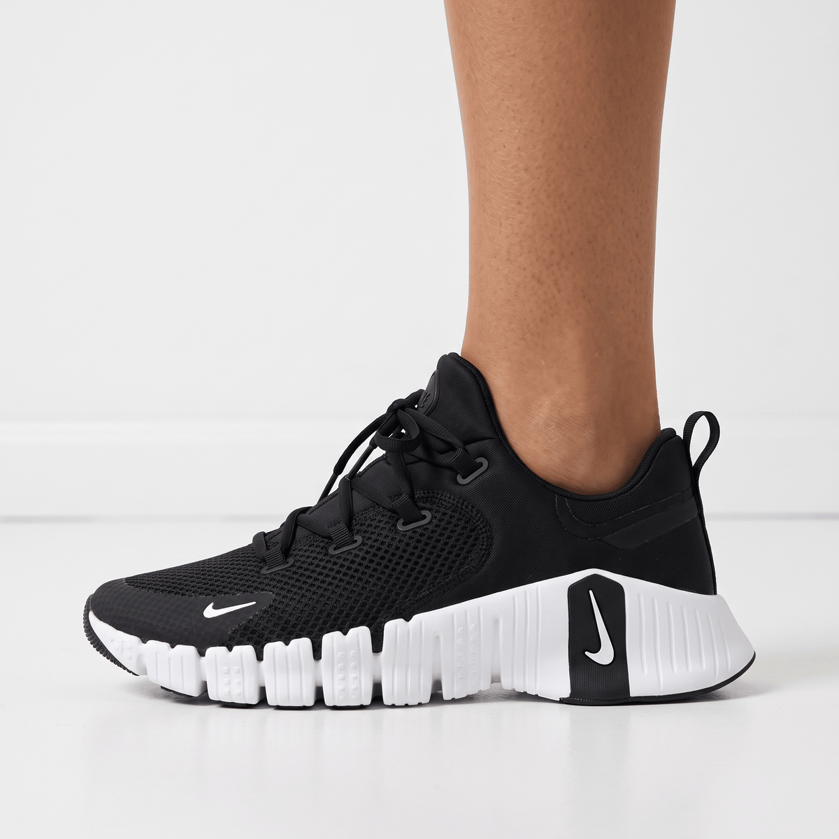 Nike Free Runner — Black & White - MASTERPIECE