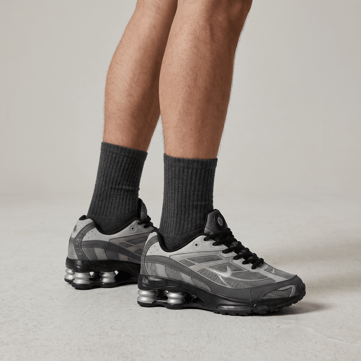 ⚡🩶 Nike Shox R4 Silver Grey Retro Running Sneakers – Y2K Streetwear Cushion Shoes 👟🔥 - MASTERPIECE