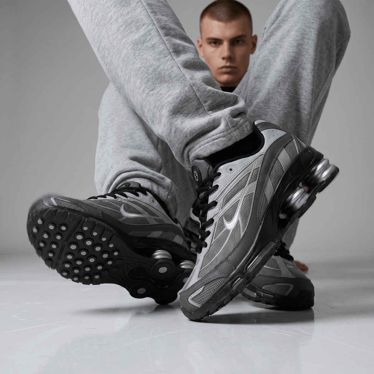 ⚡🩶 Nike Shox R4 Silver Grey Retro Running Sneakers – Y2K Streetwear Cushion Shoes 👟🔥 - MASTERPIECE