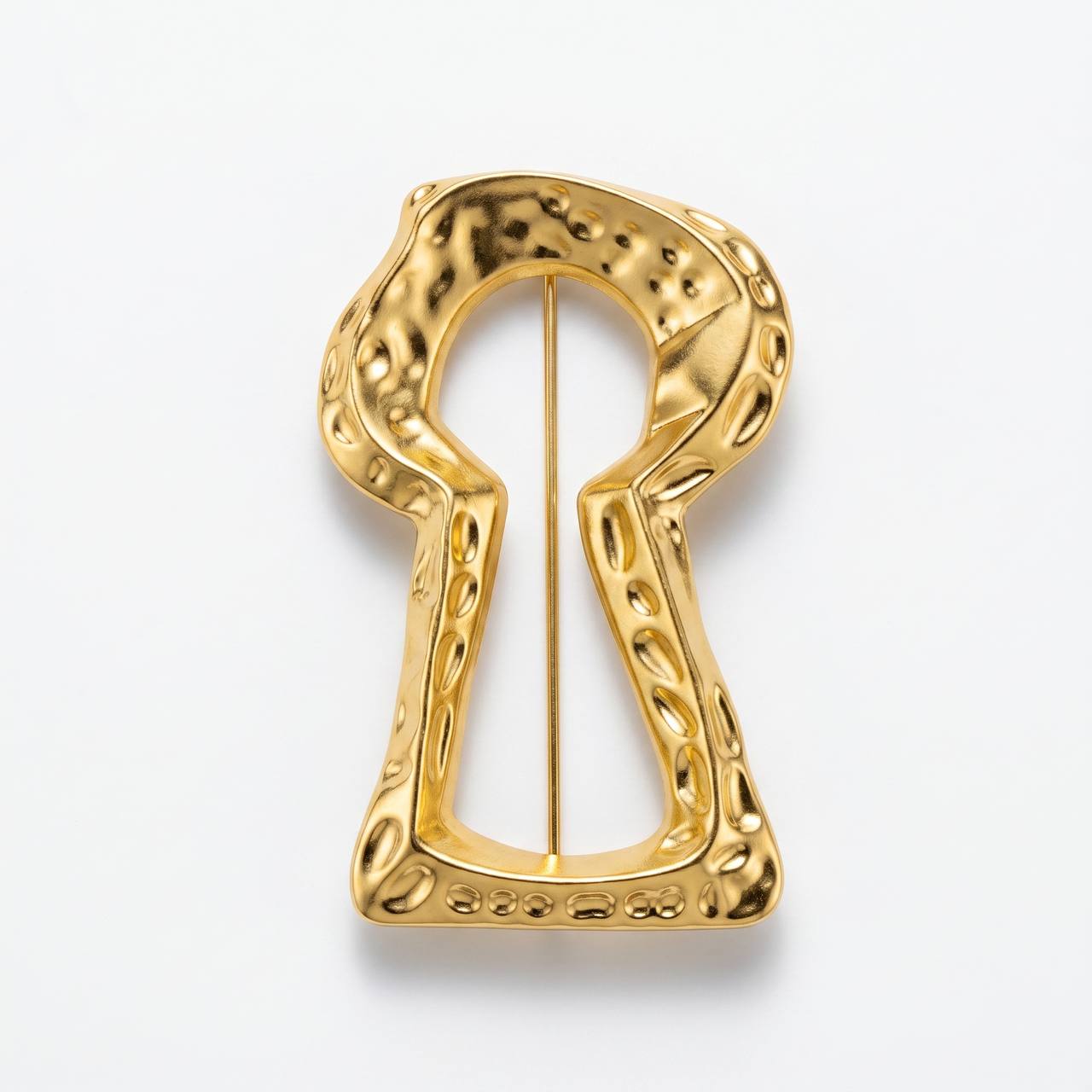 🔐✨ Sculpted Gold Keyhole Statement Brooch