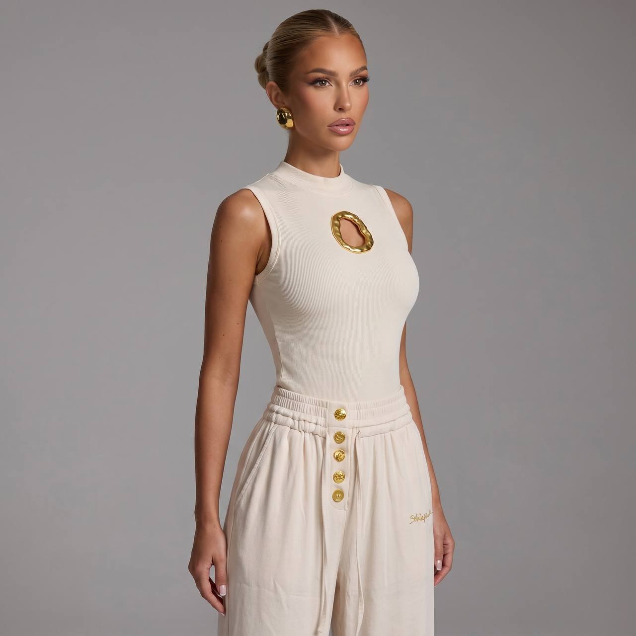 🤍✨ Schiaparelli Cream Gold-Detail Two-Piece Full Set