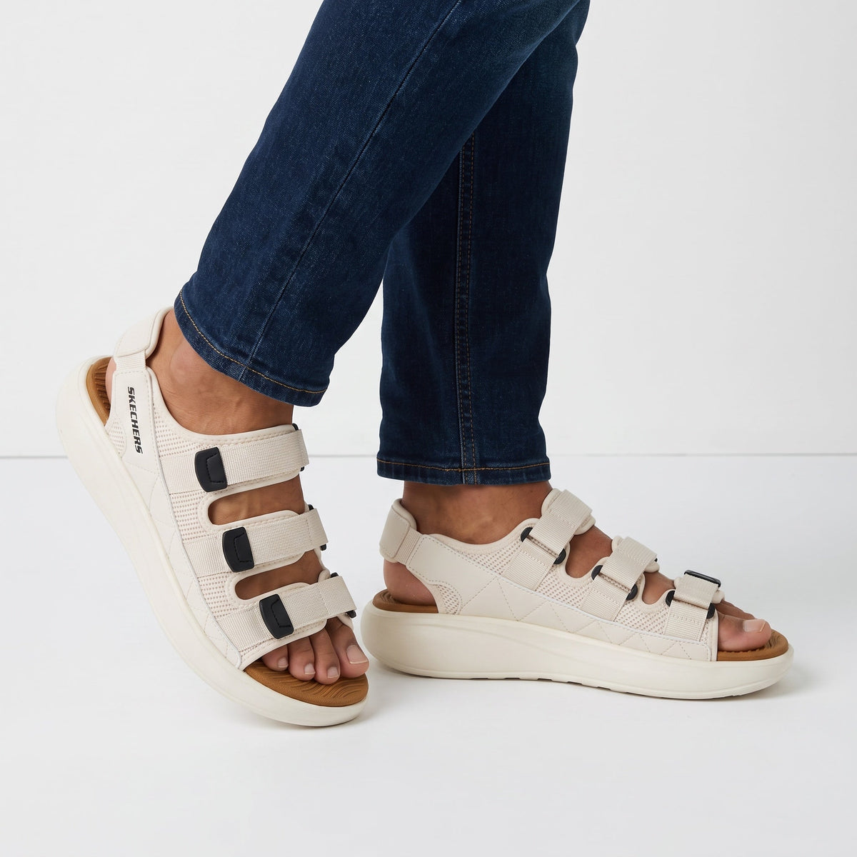 Skechers Sandal – Cream Strap Platform 🩴 - MASTERPIECE