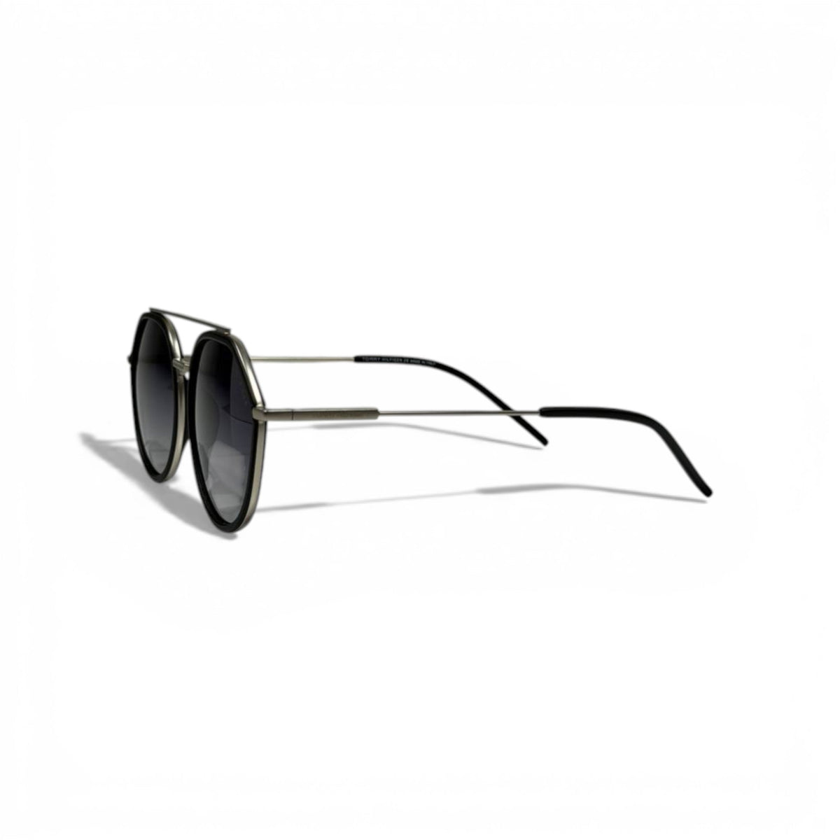 Tommy Hilfiger Round Metal Sunglasses – Classic Minimalist Luxury 🕶️✨ - MASTERPIECE