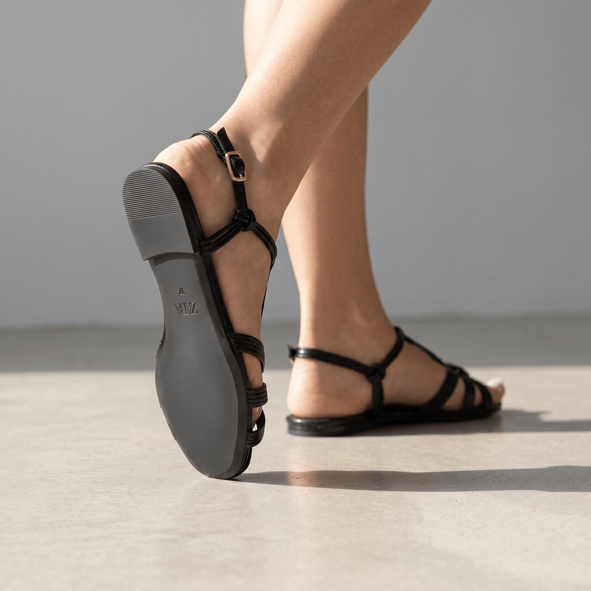 Zara Knotted Strappy Flat Sandals 🖤✨ - MASTERPIECE