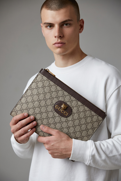 Gucci GG Supreme Tiger Logo Clutch Bag 🤎✨