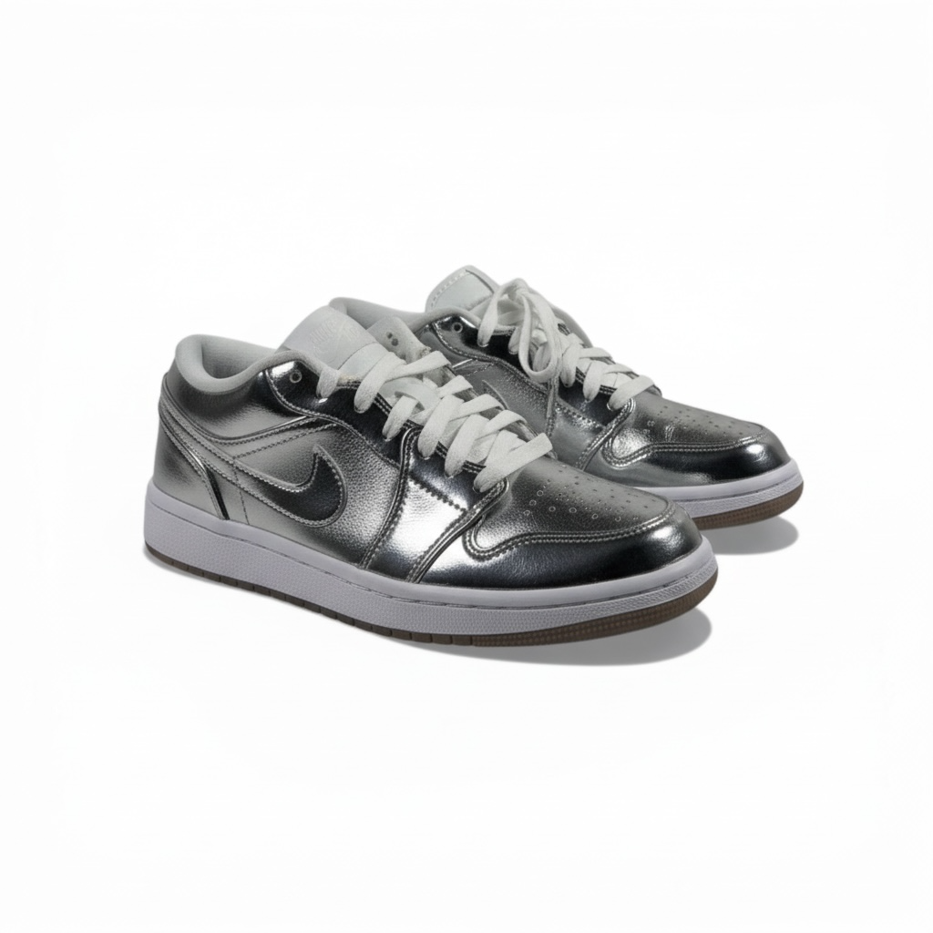 Nike Metallic Silver Sneakers 👟✨💎 Luxury Street Style Shoes – Women Fashion Trainers 🩶🔥