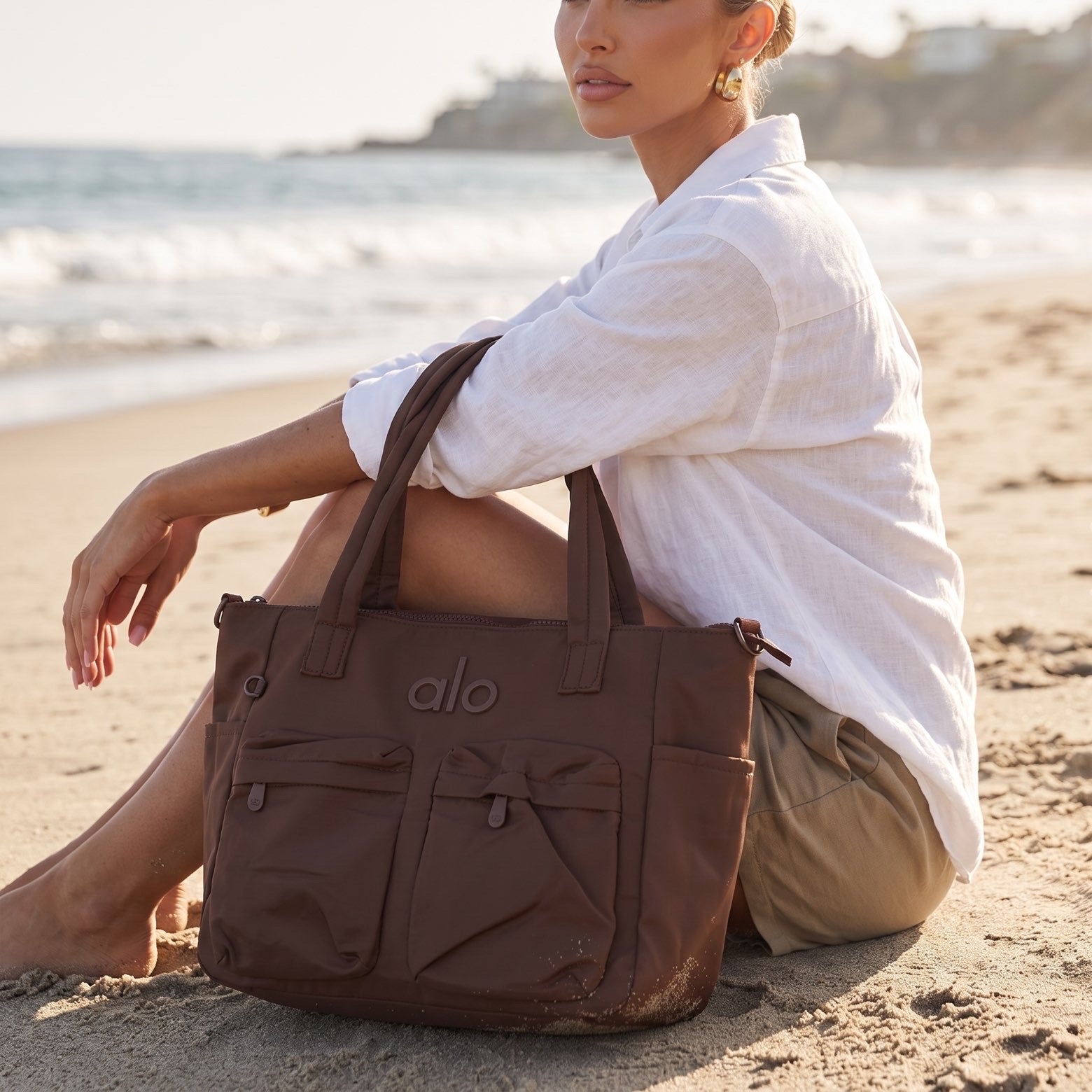 🤎 Alo Yoga Utility Tote Bag – Mocha Brown ✨