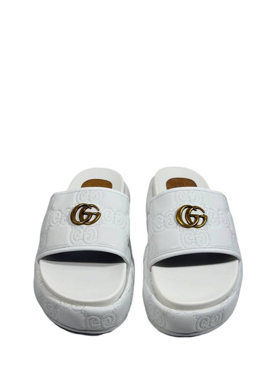 GUCCI GG Embossed Slide Sandals – White Edition 🤍✨
