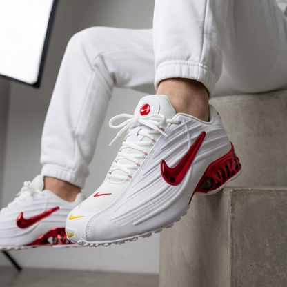 👟 Nike Shox R4 – White & Metallic Red