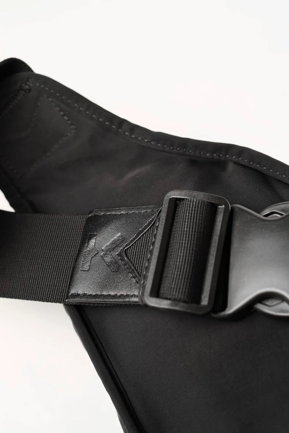 KENZO Black Logo Belt Bag 🎒 – Sleek & Stylish Streetwear Essential