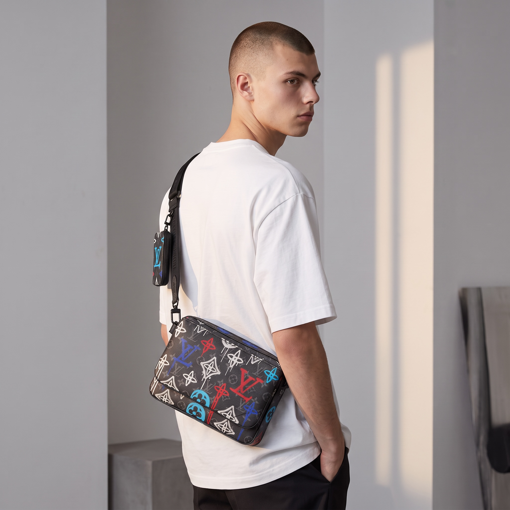 🎨 Louis Vuitton Monogram Graffiti Messenger Bag Set – Black