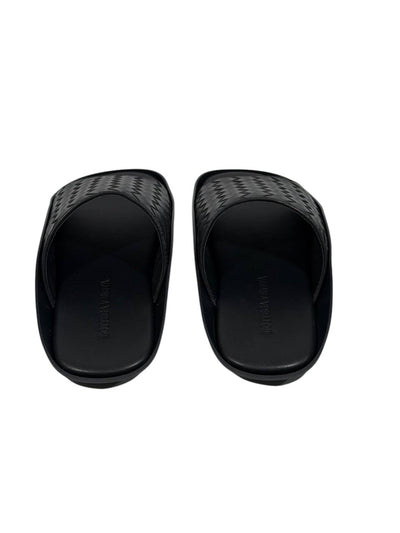 Bottega Veneta Intrecciato Slide Sandals – Black Edition 🖤✨