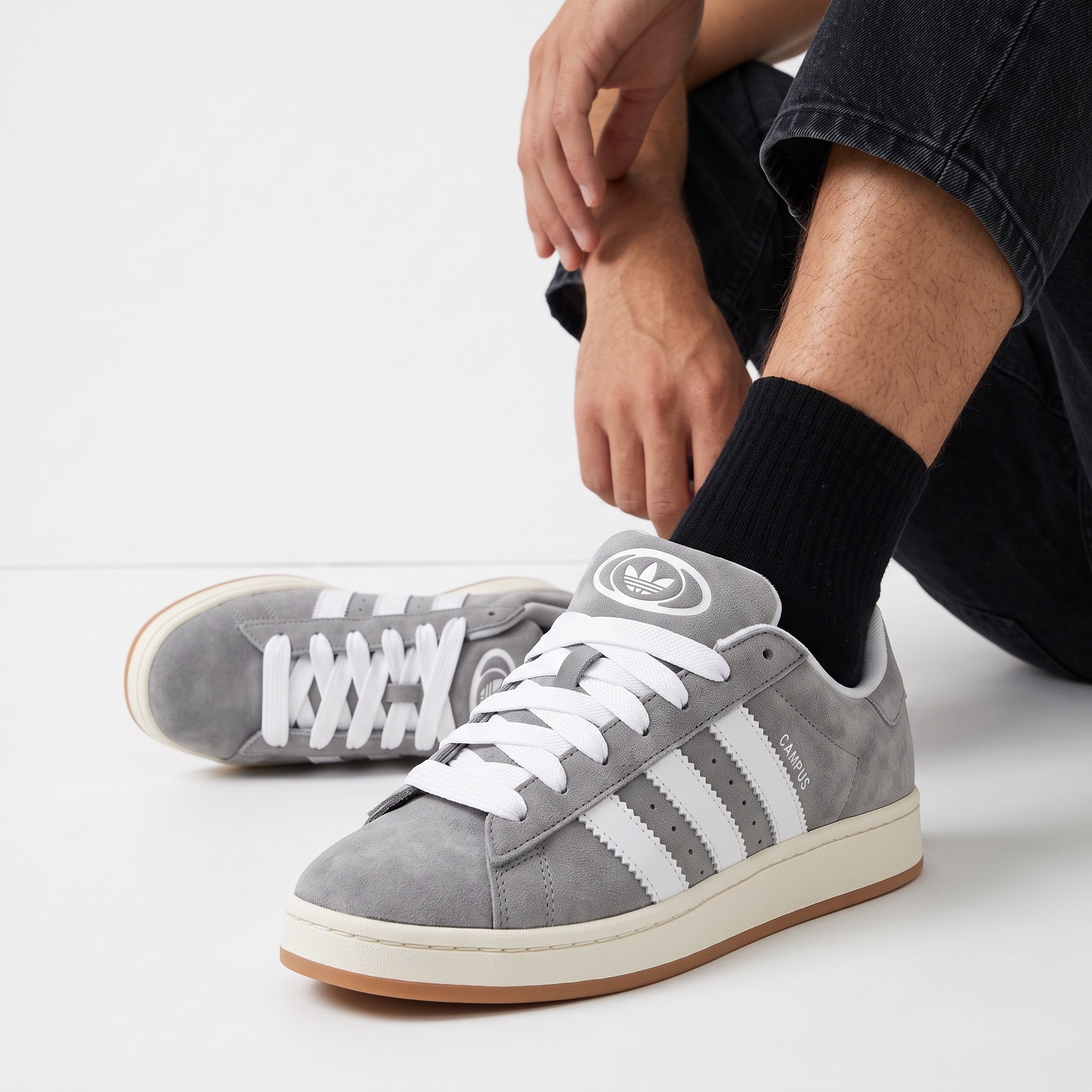 Adidas Campus low-top grey suede sneakers with white 3‑Stripes and gum sole
