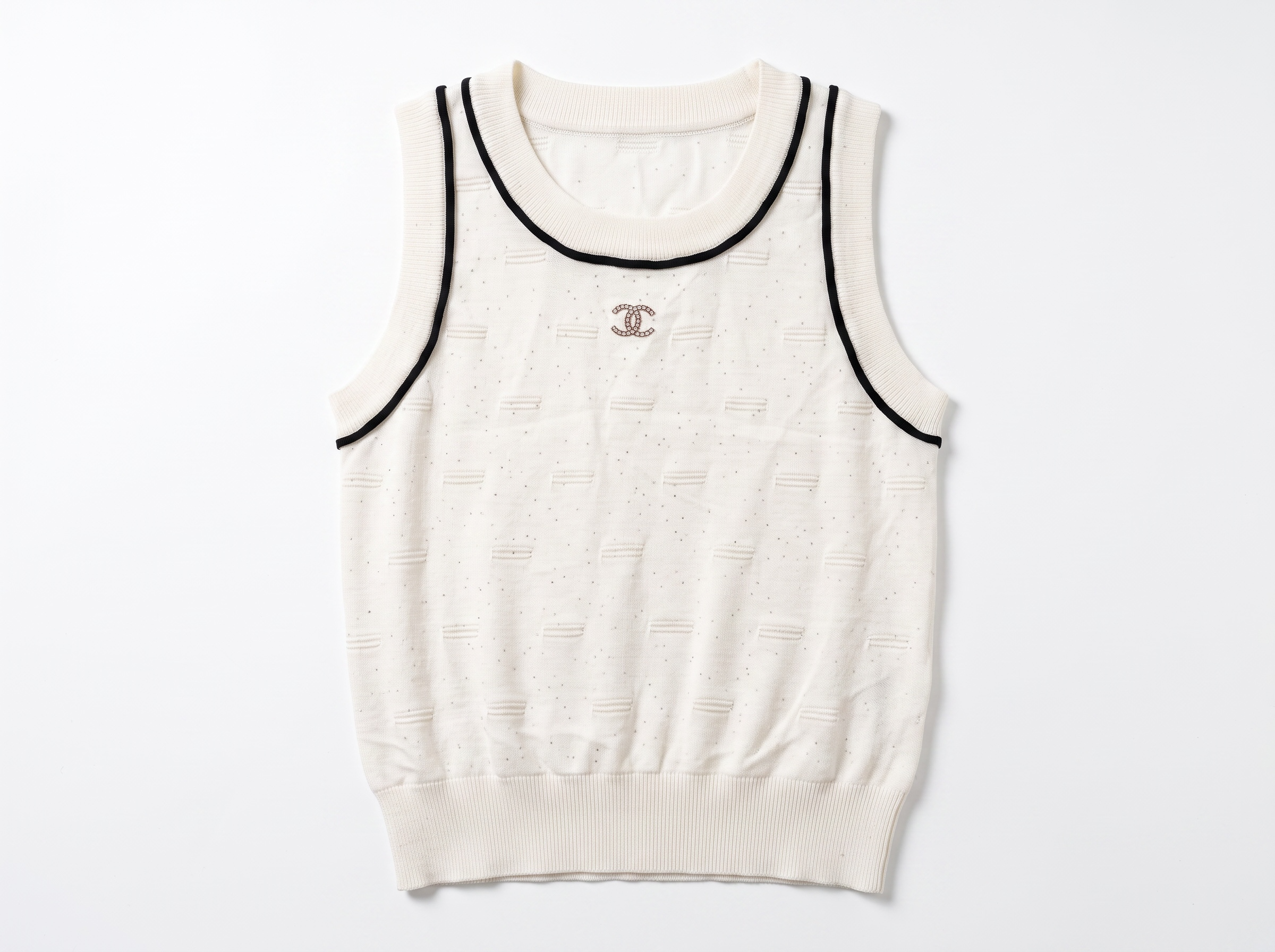 🤍 Chanel Knit Sleeveless Logo Tank Top – White (one size)