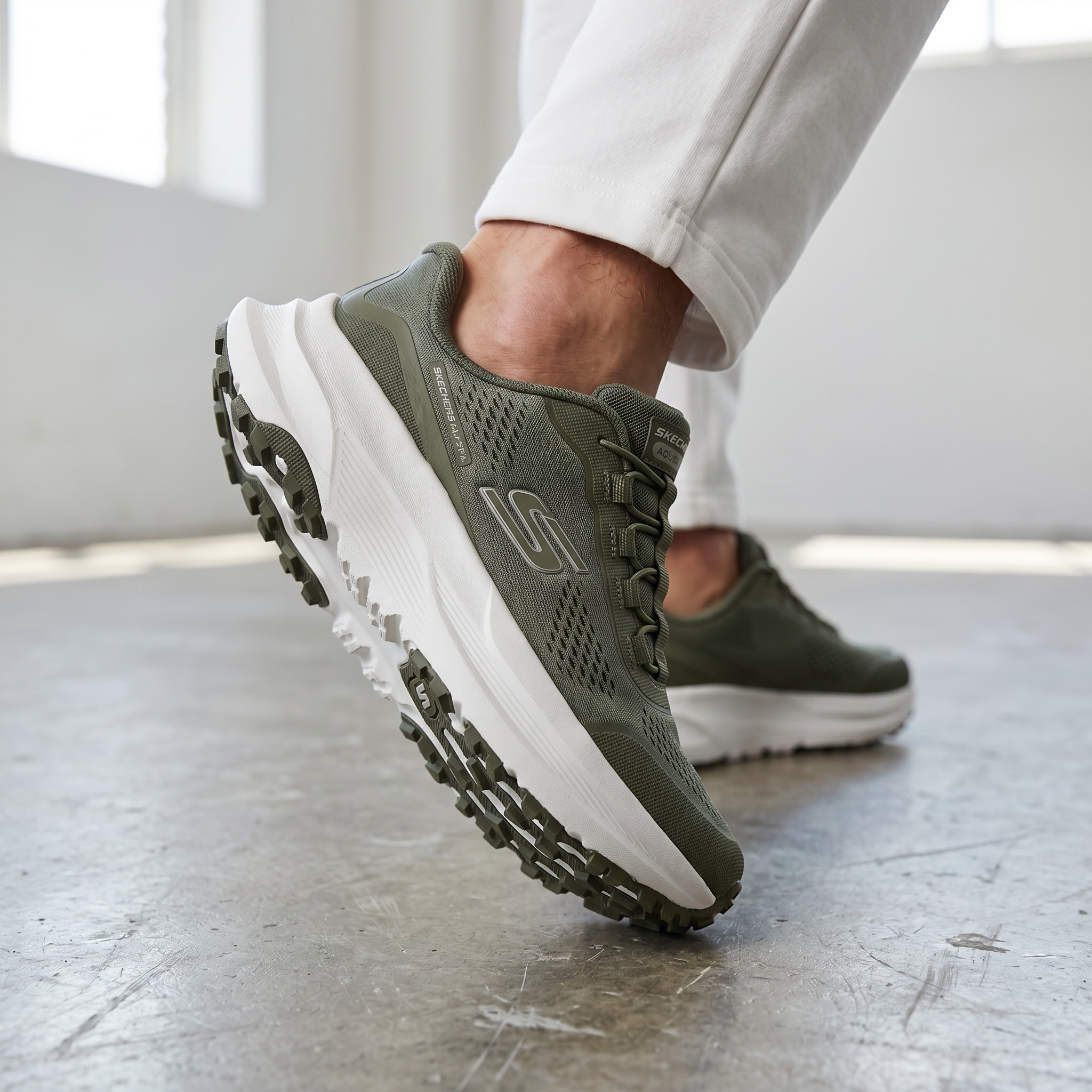 🟢 Skechers Adventure Trail Sneakers – Olive Green
