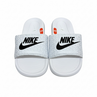 Nike White Logo Print Slides 🤍🖤 | Clean Sport Summer Essential 👟🔥