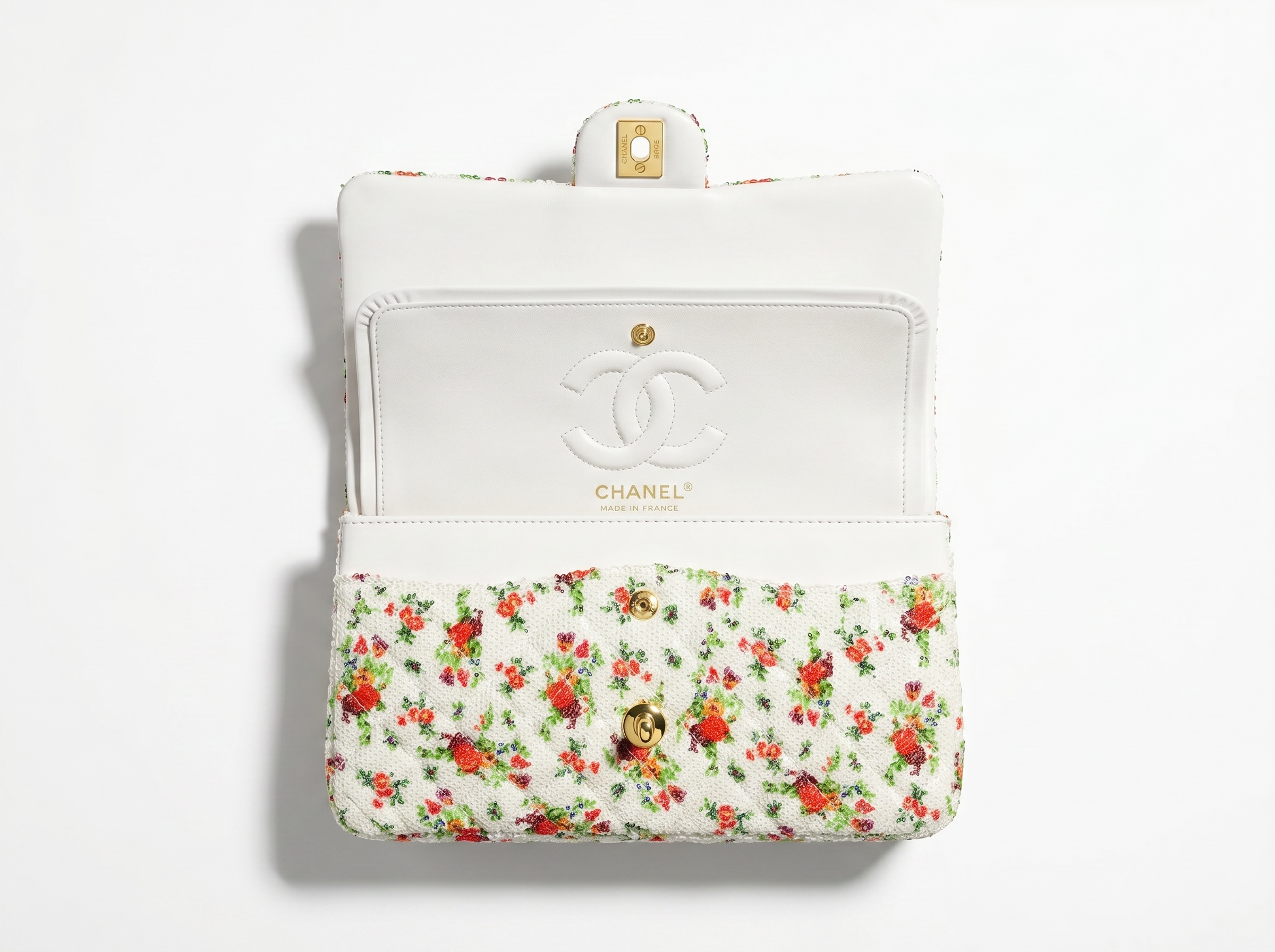 ✨ Chanel Garden Bloom Classic Flap Bag 🌺🤍