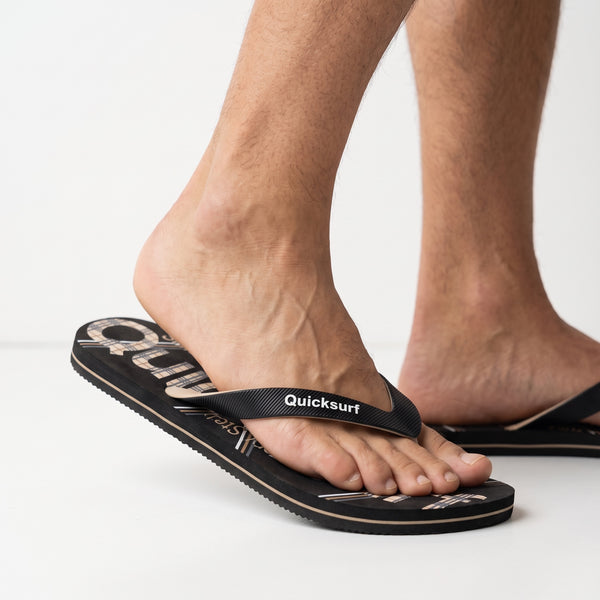 Quicksurf Flip Flops – Black Plaid Logo 🏖️