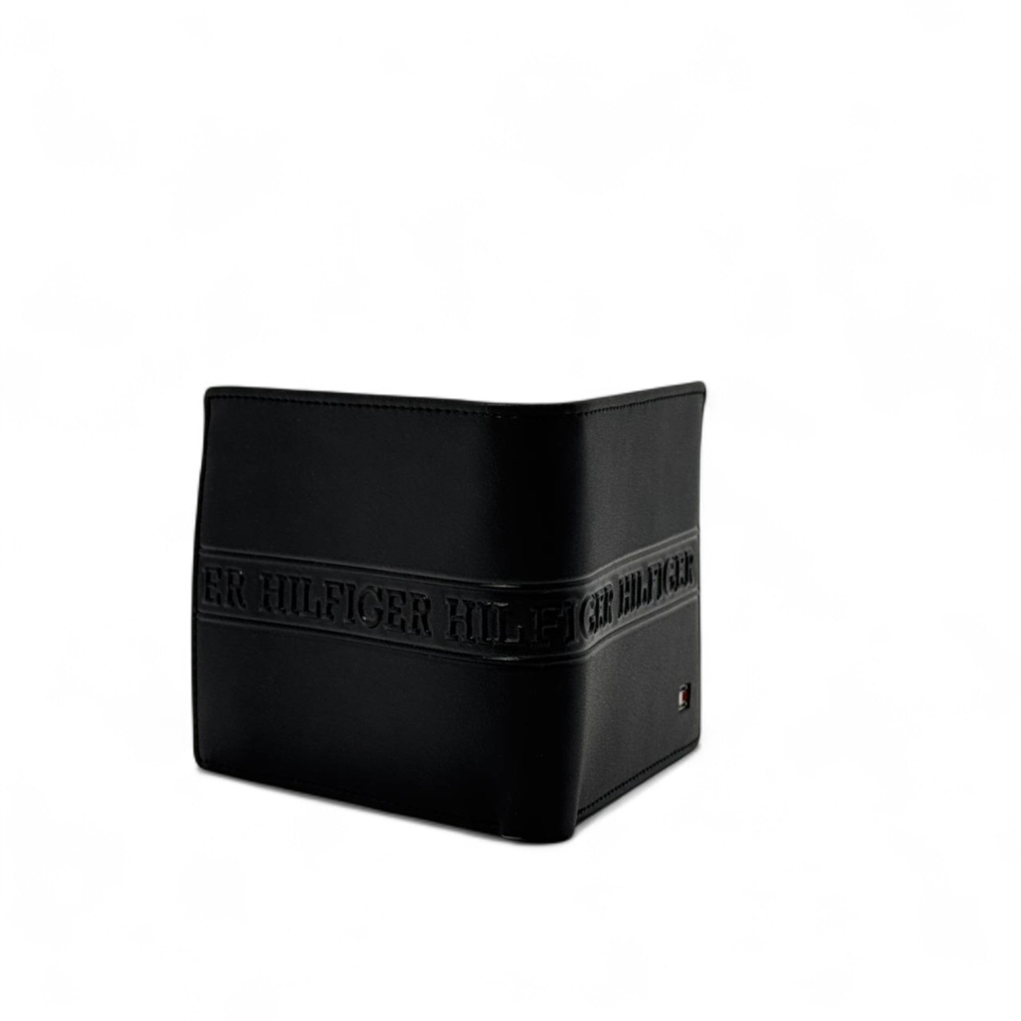 Tommy Hilfiger Black Leather Wallet – Embossed Signature Edition 🖤✨