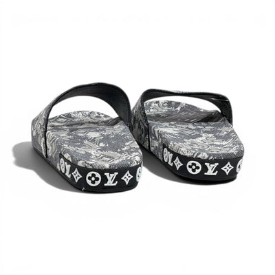 Louis Vuitton Grey Monogram Slide Sandals – Luxury Designer Casual Slippers ✨🩶