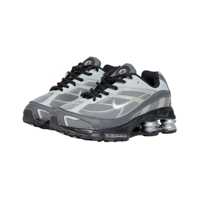⚡🩶 Nike Shox R4 Silver Grey Retro Running Sneakers – Y2K Streetwear Cushion Shoes 👟🔥