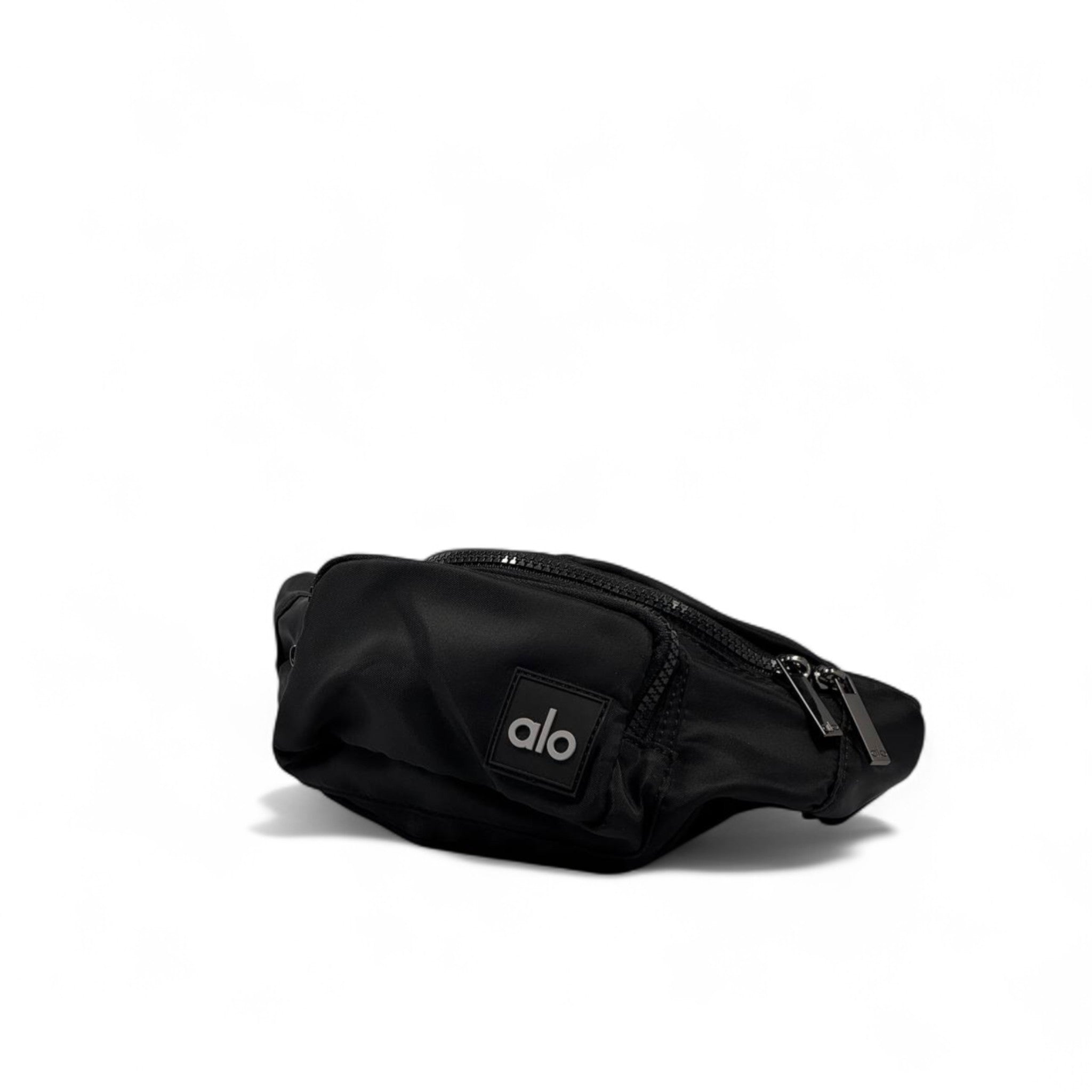 Alo Black Belt Bag – Sleek Streetwear Crossbody 🖤