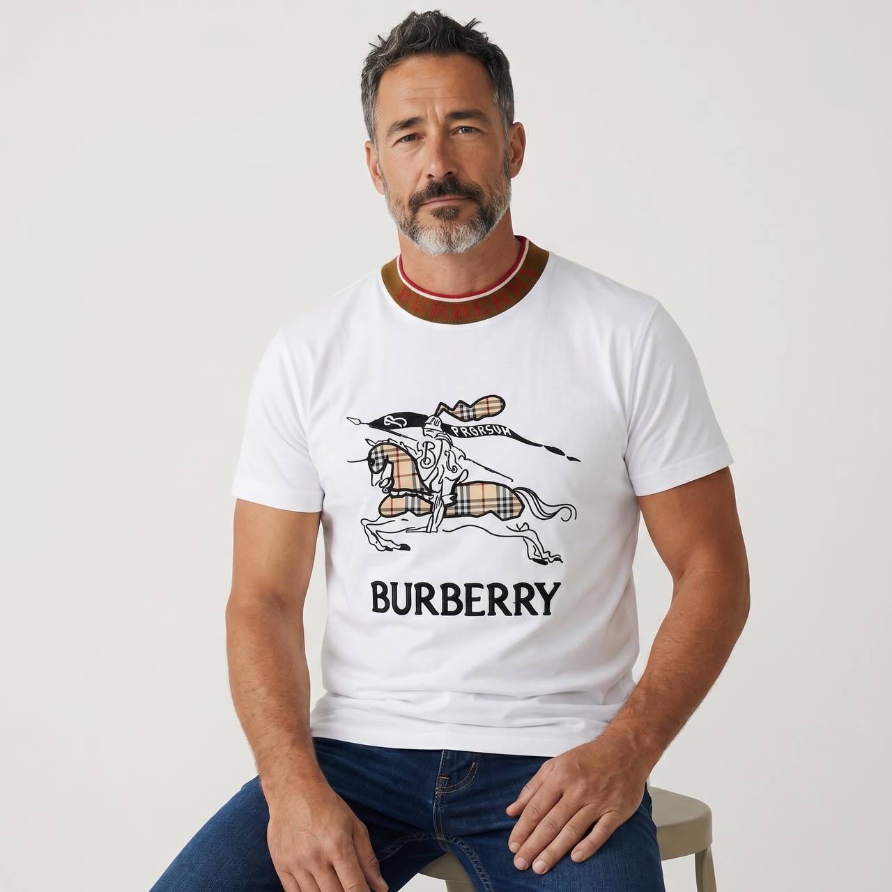 Burberry Equestrian Knight Graphic T-Shirt – White Heritage Edition 🤍✨