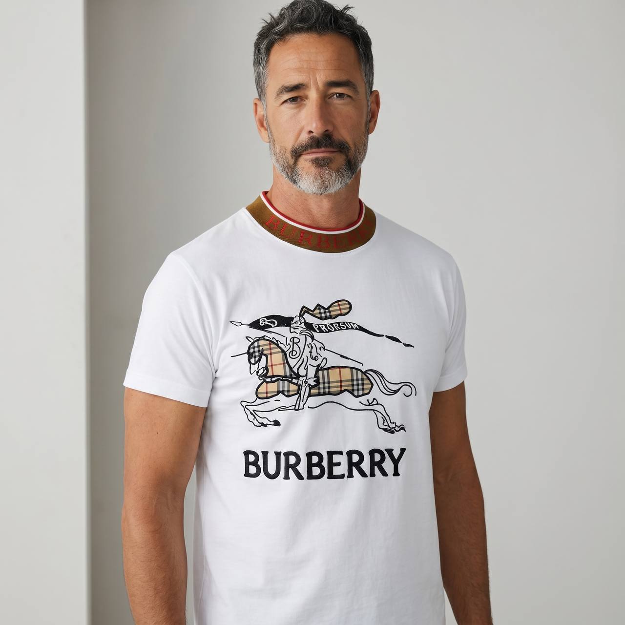 Burberry Equestrian Knight Graphic T-Shirt – White Heritage Edition 🤍✨