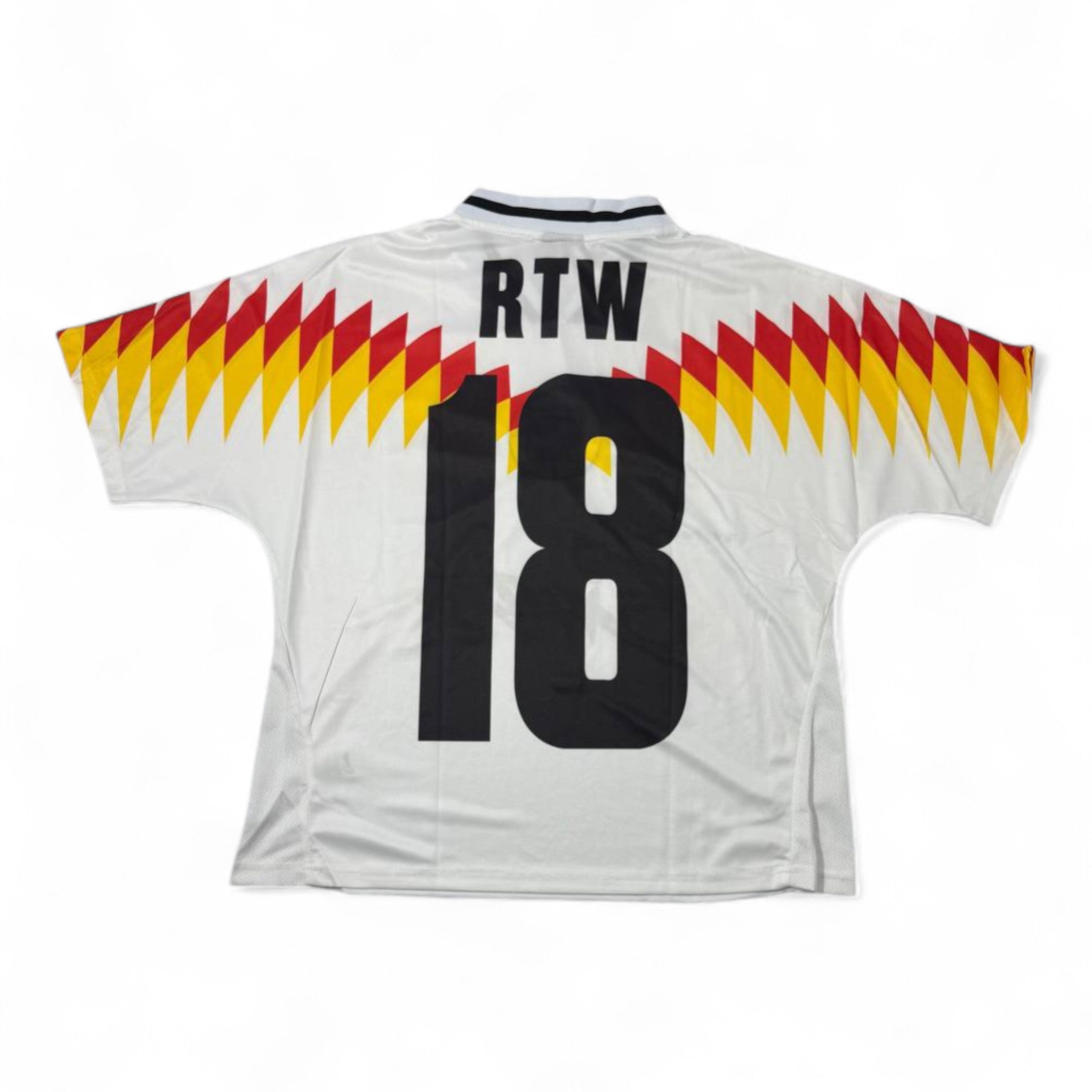 🔥 Corteiz “Rule The World” Jersey Tee – White/Red/Yellow ⚡🏀