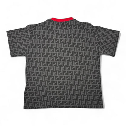 🔥 Fendi All-Over FF Monogram Tee – Charcoal & Red Collar Edition 🖤❤️