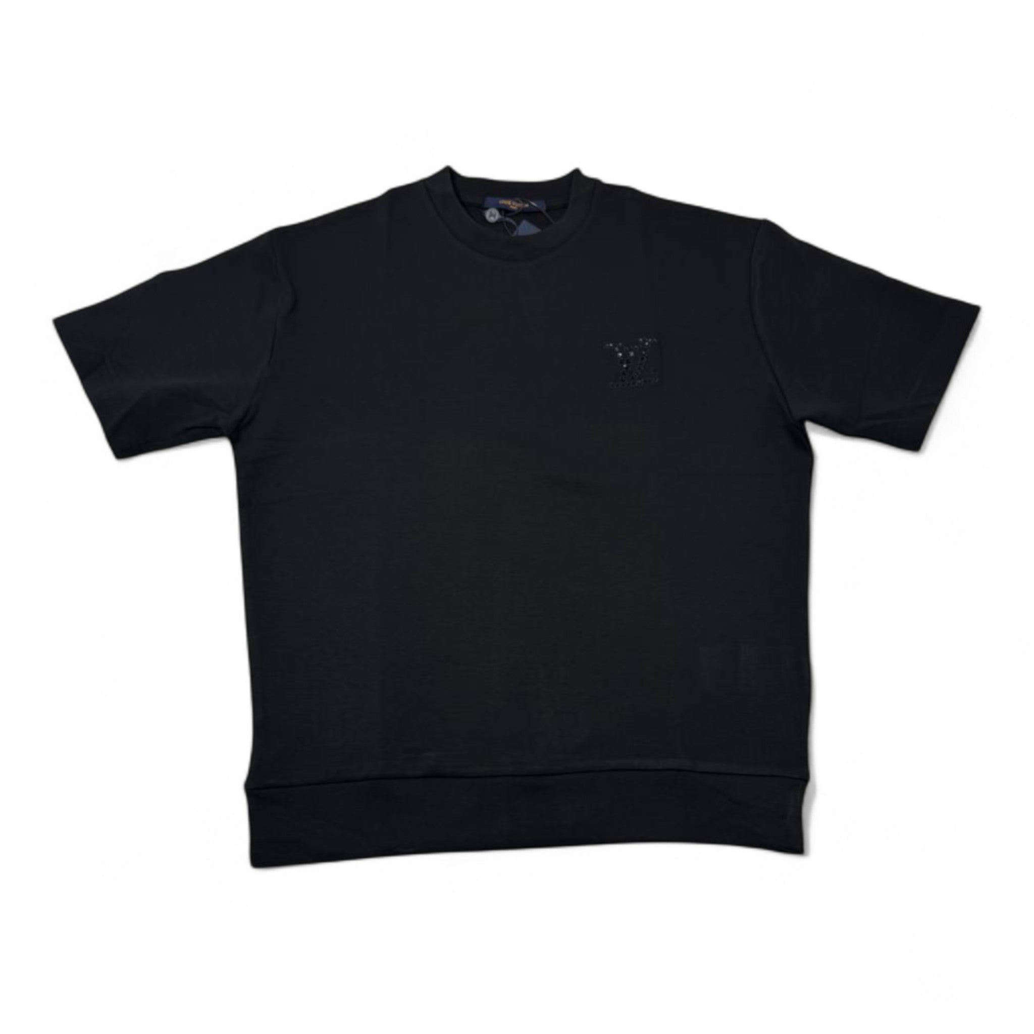 🖤 Louis Vuitton Tonal LV Embossed Logo Tee – Black Minimalist Edition ✨